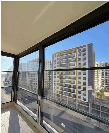 Giljotina sistem, balkon, pogled na zgrade