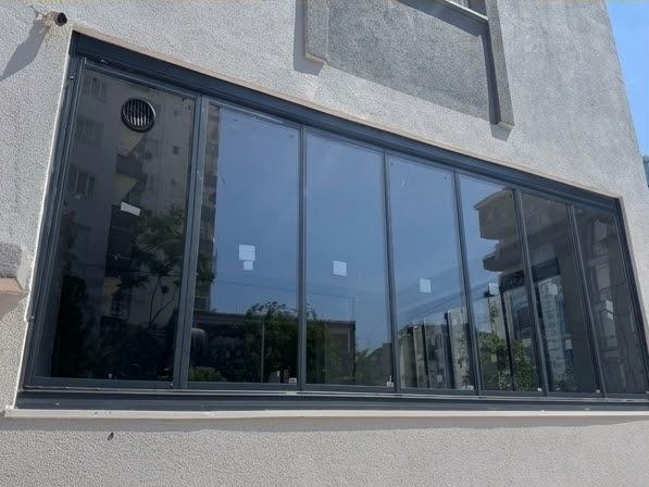 Zastakljena lođa, spoljni ugao objekta